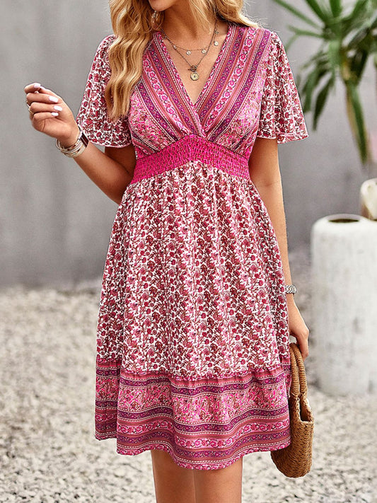 Vestido de manga con vuelo y cuello en V estilo bohemio con estampado floral